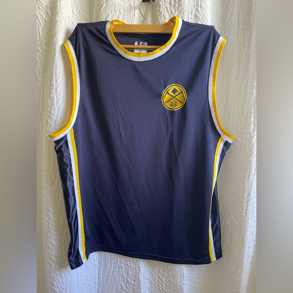 Denver Nuggets Sleeveless Muscle Shirt Style Men’s XL NWOT *